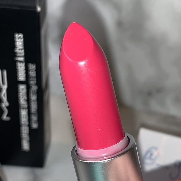 NIB DIVA-ISH Amplified Lipstick MAC - Picture 6 of 16